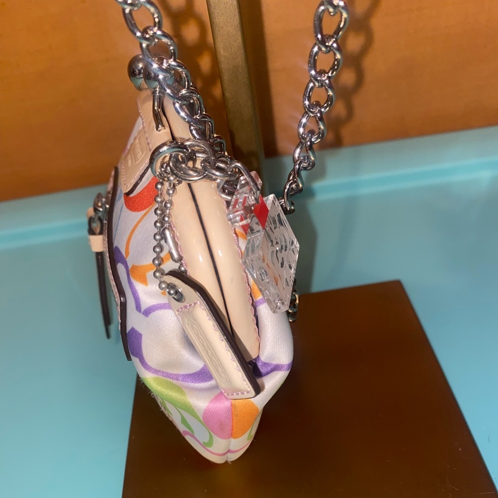 CC1-Coach Vintage Multicolor Perfume Print Frame Coin Purse EUC - Picture 3 of 9